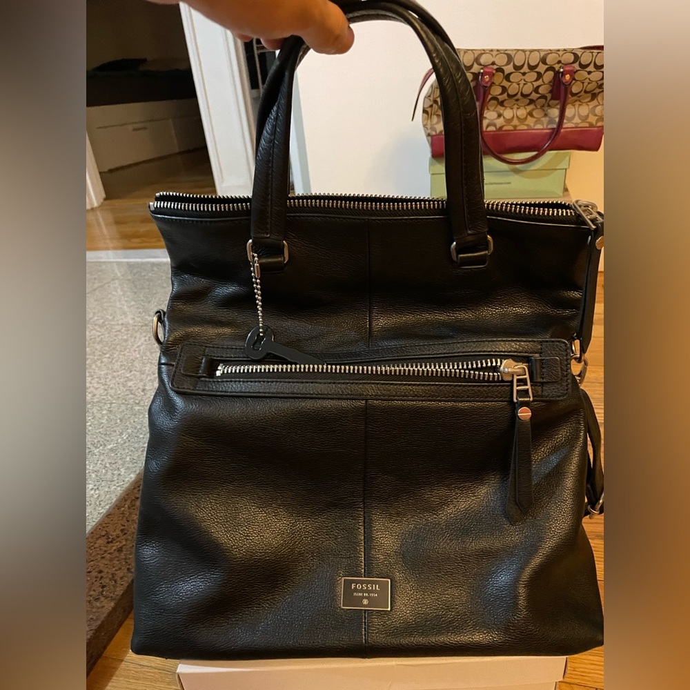 Fossil Women’s Heritage Hobo Bag